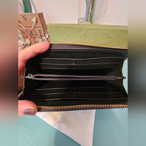 Gucci Guccissima Black Leather Zip Long Wallet - Picture 6 of 11